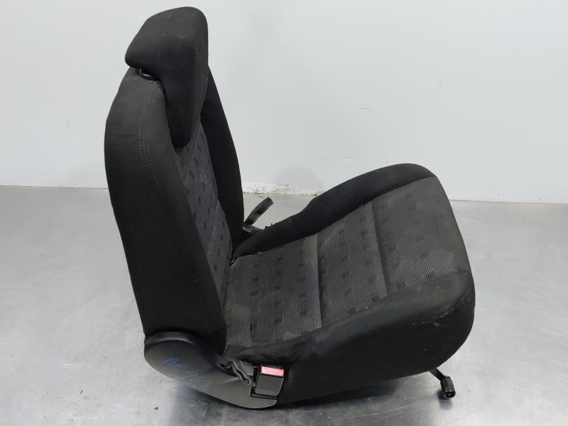 Recambio de asientos trasero derecho para peugeot 307 sw (3h) 2.0 hdi 90 referencia OEM IAM 8845PK  