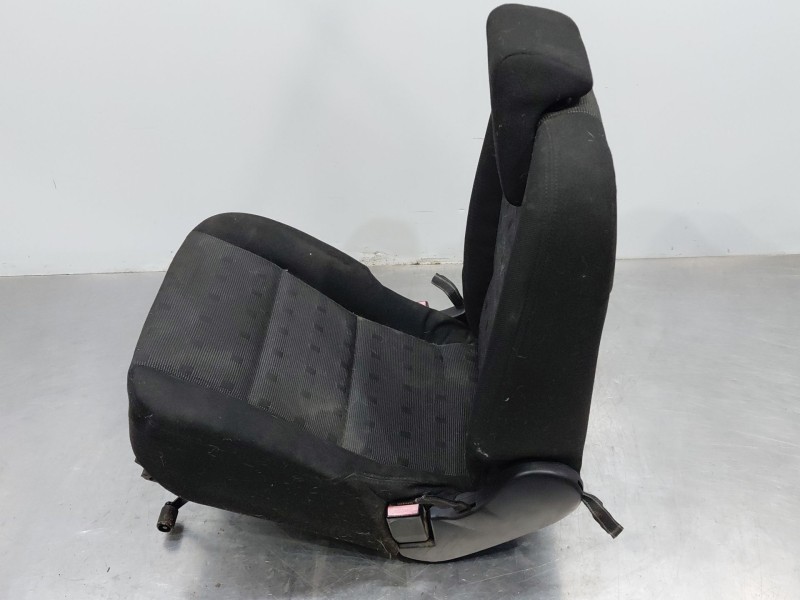 Recambio de asientos trasero derecho para peugeot 307 sw (3h) 2.0 hdi 90 referencia OEM IAM 8845PK  