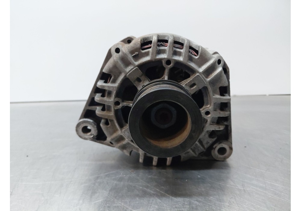 Recambio de alternador para mercedes-benz clase c (w203) sportcoupe kompressor referencia OEM IAM A0111547202 A0111546802 