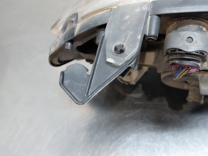 Recambio de faro izquierdo para fiat bravo ii (198_) 1.9 d multijet (198axc1b) referencia OEM IAM   
