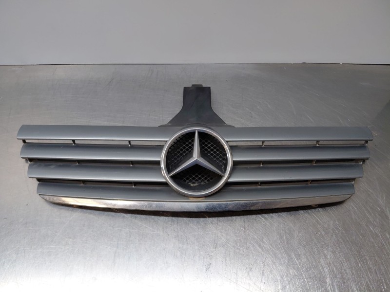 Recambio de rejilla delantera para mercedes-benz clase c (w203) sportcoupe kompressor referencia OEM IAM A2038800383  