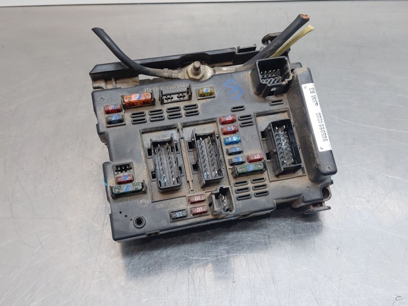Recambio de caja reles / fusibles para peugeot 307 break (3e) 2.0 hdi 110 referencia OEM IAM 9650664080  