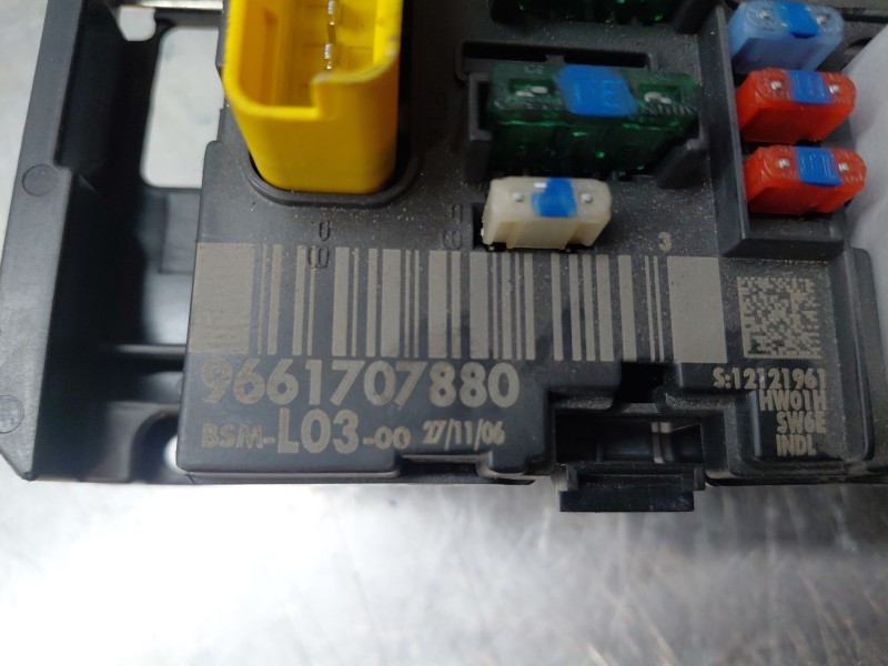 Recambio de caja reles / fusibles para citroën c3 i (fc_, fn_) 1.4 hdi referencia OEM IAM 9661707880  