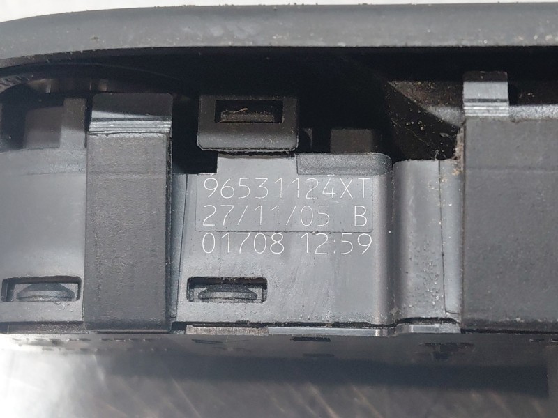 Recambio de mando elevalunas delantero izquierdo para peugeot 307 (3a/c) 1.6 hdi referencia OEM IAM 6554KT 96531124XT 