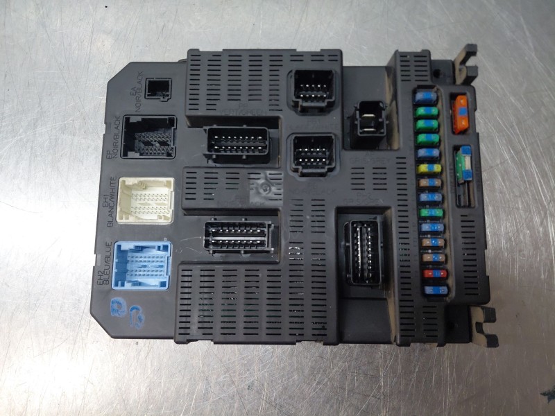 Recambio de caja reles / fusibles para citroën c3 i (fc_, fn_) 1.4 hdi referencia OEM IAM 9663576280  