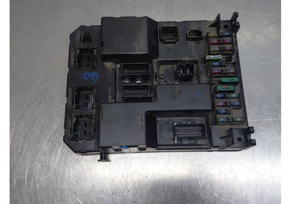 Recambio de caja reles / fusibles para peugeot 307 break (3e) 2.0 hdi 110 referencia OEM IAM 9651197580 9651196880 