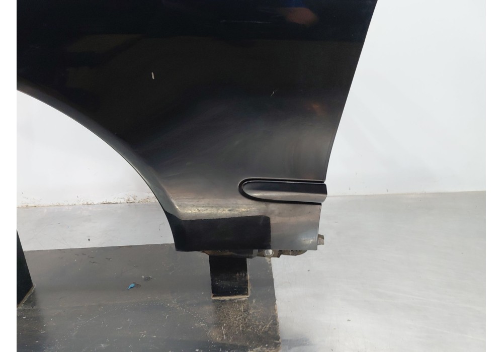 Recambio de aleta delantera izquierda para mercedes-benz clase c (w203) sportcoupe kompressor referencia OEM IAM A2038800318  