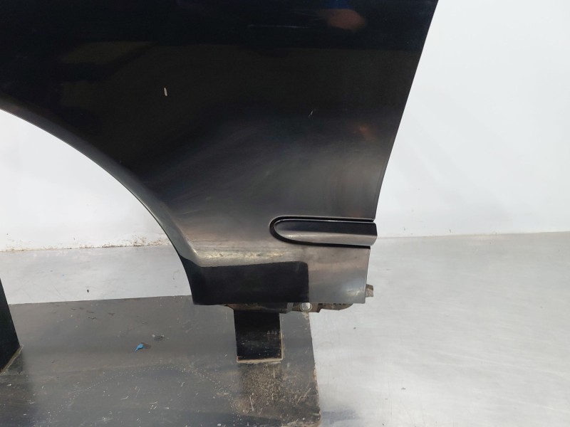 Recambio de aleta delantera izquierda para mercedes-benz clase c (w203) sportcoupe kompressor referencia OEM IAM A2038800318  