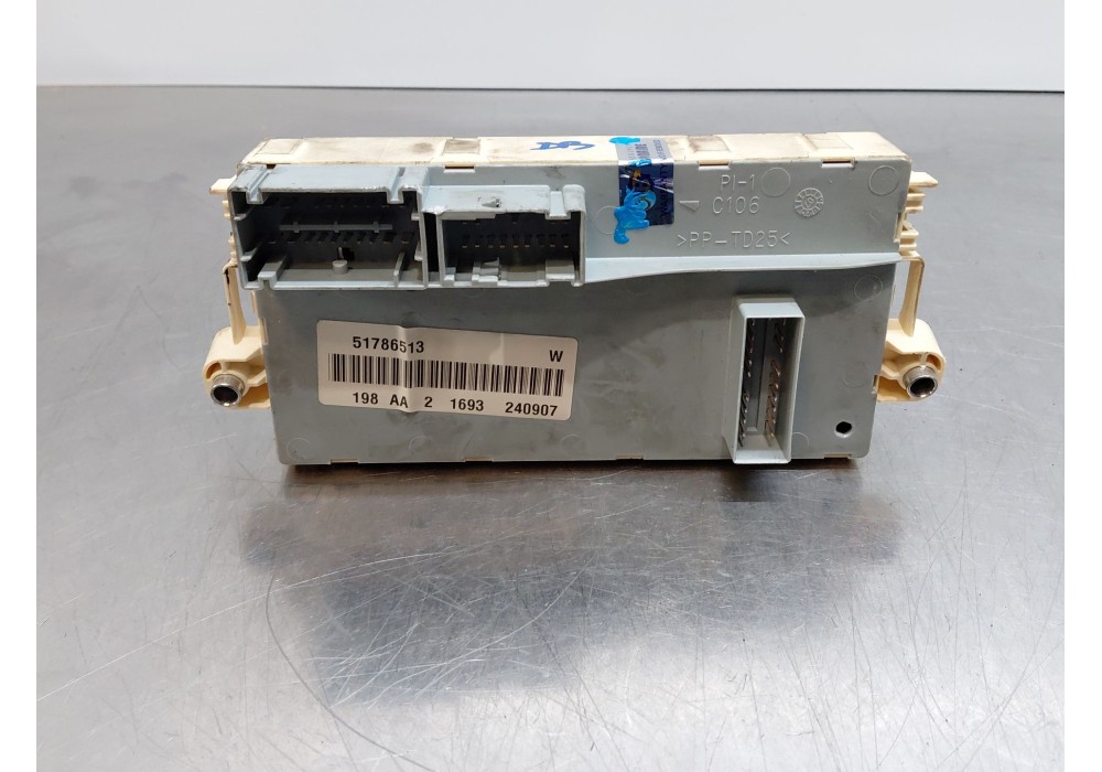 Recambio de caja reles / fusibles para fiat bravo ii (198_) 1.9 d multijet (198axc1b) referencia OEM IAM 51786513  