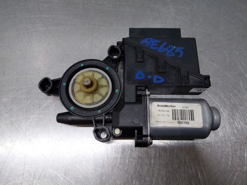 Recambio de motor elevalunas delantero derecho para volkswagen polo iv (9n_, 9a_) 1.2 12v referencia OEM IAM   