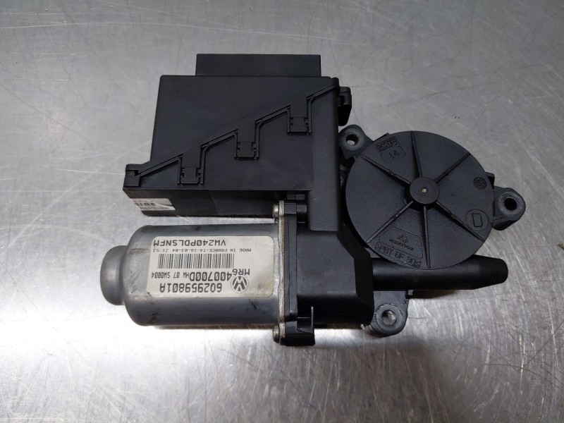 Recambio de motor elevalunas delantero derecho para volkswagen polo iv (9n_, 9a_) 1.2 12v referencia OEM IAM   