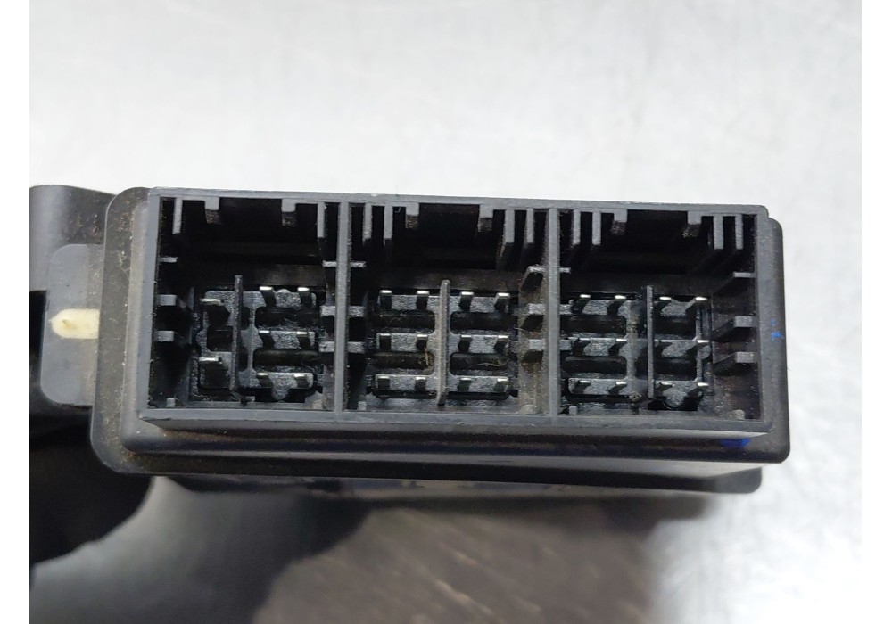 Recambio de motor elevalunas delantero izquierdo para volkswagen polo iv (9n_, 9a_) 1.2 12v referencia OEM IAM   