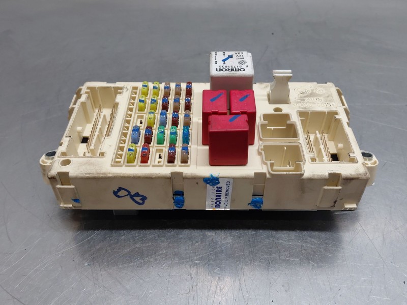 Recambio de caja reles / fusibles para fiat bravo (198) active referencia OEM IAM 51786513  