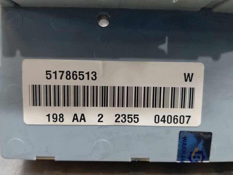 Recambio de caja reles / fusibles para fiat bravo (198) active referencia OEM IAM 51786513  