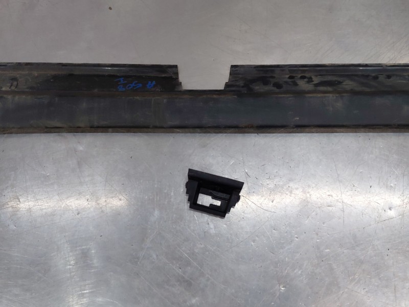 Recambio de faldon lateral para mazda cx-3 (2019 - 2022) sky activ referencia OEM IAM D10E51RA0C  