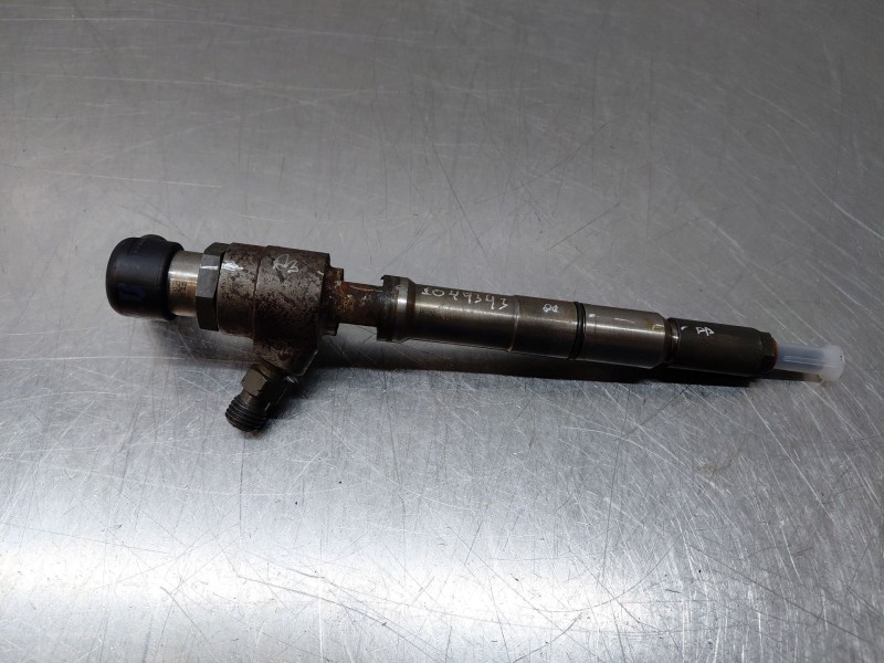 Recambio de inyector para volkswagen touran (1t3) 1.6 tdi referencia OEM IAM 03L130277B  