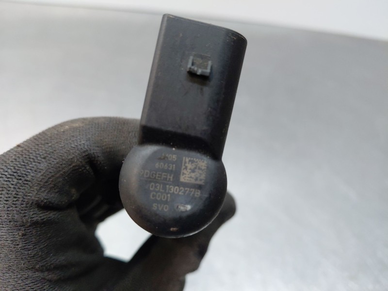 Recambio de inyector para volkswagen touran (1t3) 1.6 tdi referencia OEM IAM 03L130277B  