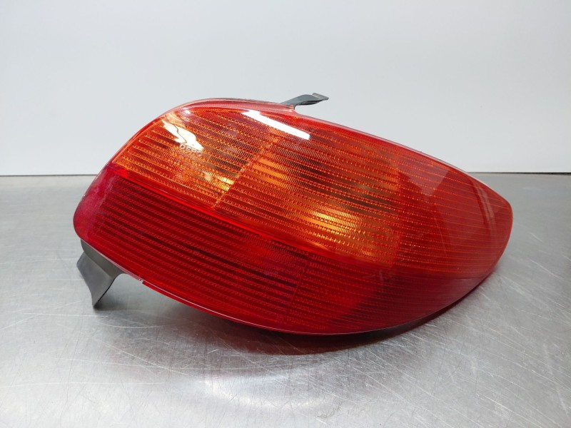 Recambio de piloto trasero derecho para peugeot 206 hatchback (2a/c) 2.0 hdi 90 referencia OEM IAM   