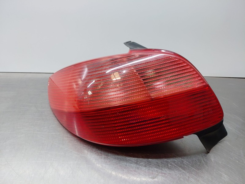 Recambio de piloto trasero izquierdo para peugeot 206 hatchback (2a/c) 2.0 hdi 90 referencia OEM IAM   