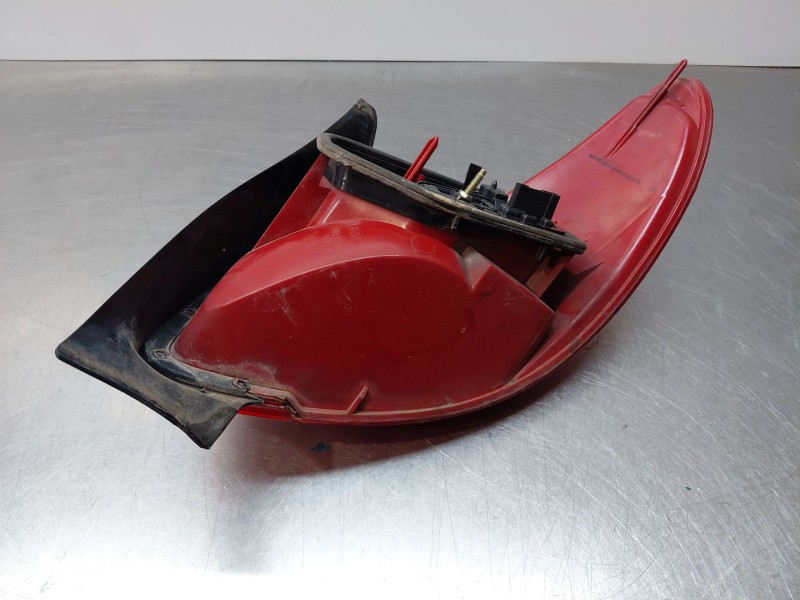 Recambio de piloto trasero izquierdo para peugeot 206 hatchback (2a/c) 2.0 hdi 90 referencia OEM IAM   