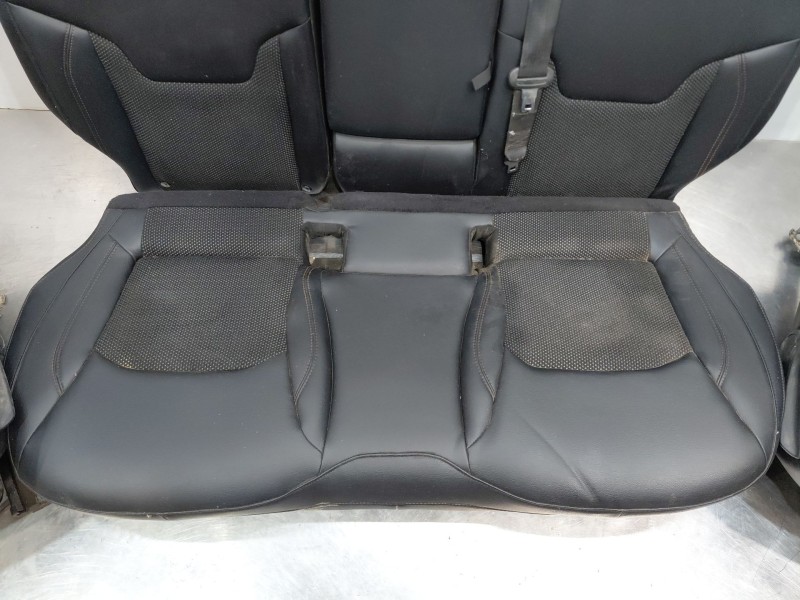 Recambio de juego asientos completo para jeep compass ii multiair referencia OEM IAM   