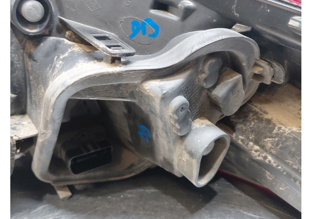 Recambio de piloto trasero izquierdo para renault megane iii grandtour (kz0/1) 1.5 dci referencia OEM IAM 265550010R  