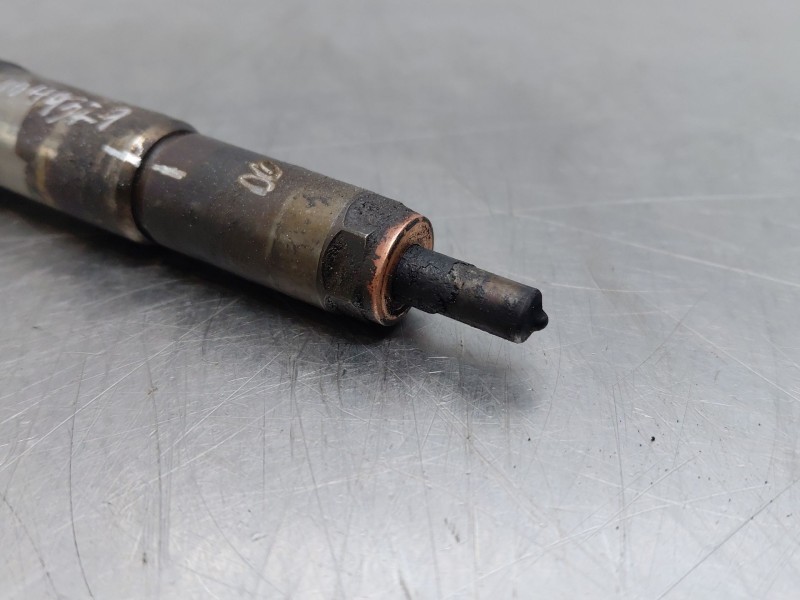 Recambio de inyector para renault megane iii grandtour (kz0/1) 1.5 dci referencia OEM IAM 8200903034  