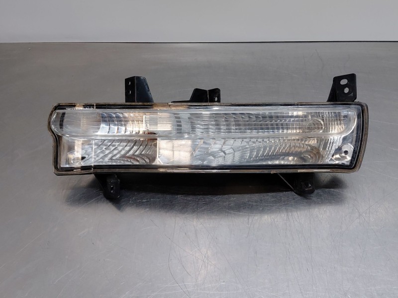 Recambio de faro antiniebla derecho para jeep compass ii multiair referencia OEM IAM 53350310  