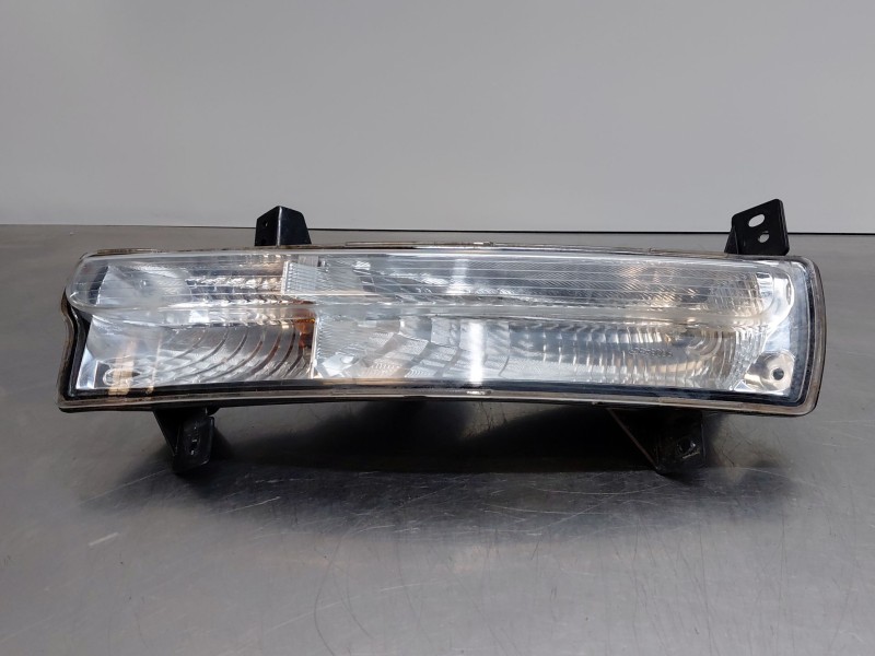 Recambio de faro antiniebla derecho para jeep compass ii multiair referencia OEM IAM 53350310  