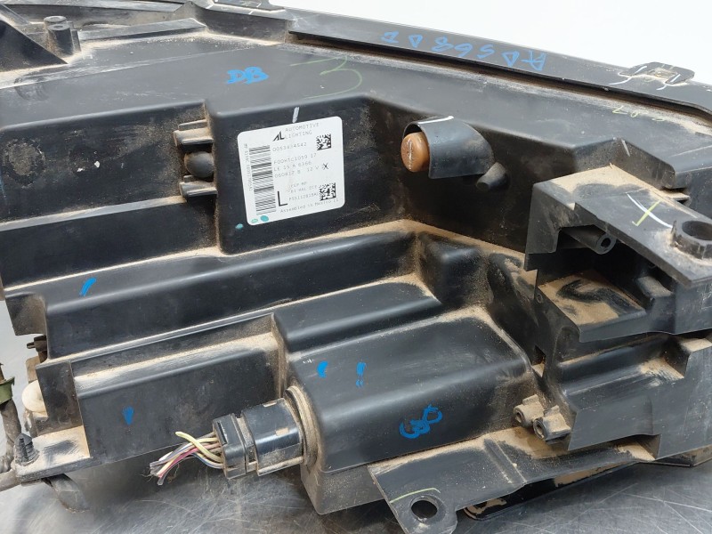 Recambio de faro izquierdo para jeep compass ii multiair referencia OEM IAM 53434542  