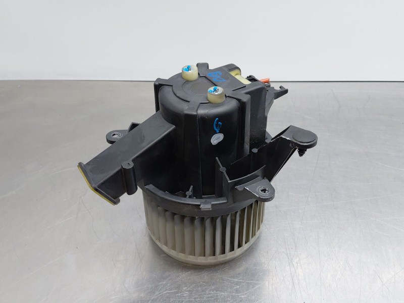 Recambio de motor calefaccion para jeep compass ii multiair referencia OEM IAM 68350343AA  