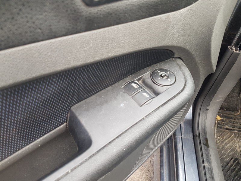 ford focus berlina (cap) del año 2006