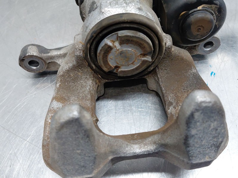 Recambio de pinza freno trasera derecha para jeep compass ii multiair referencia OEM IAM 68338708AA  