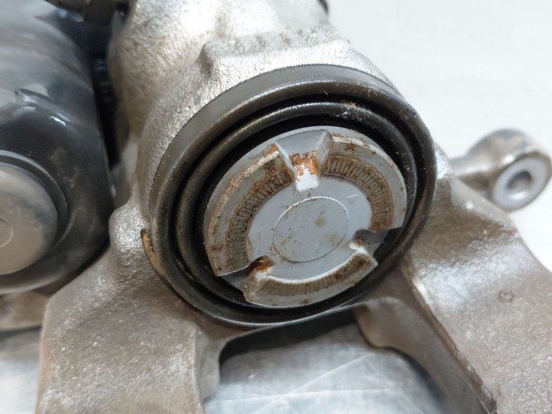 Recambio de pinza freno trasera izquierda para jeep compass ii multiair referencia OEM IAM 68338709AA  