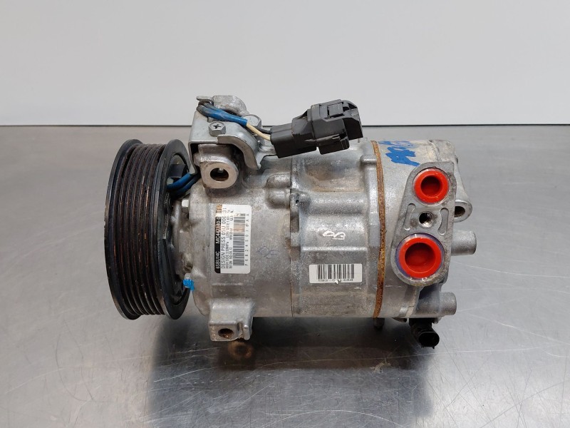 Recambio de compresor aire acondicionado para jeep compass ii multiair referencia OEM IAM 68245076AA  