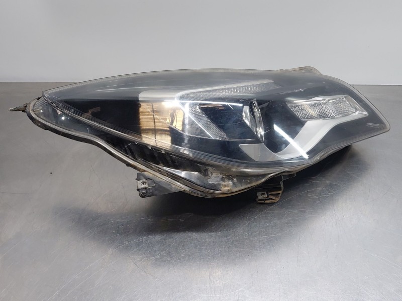 Recambio de faro derecho para opel insignia a (g09) 1.6 cdti (68) referencia OEM IAM 39031208  