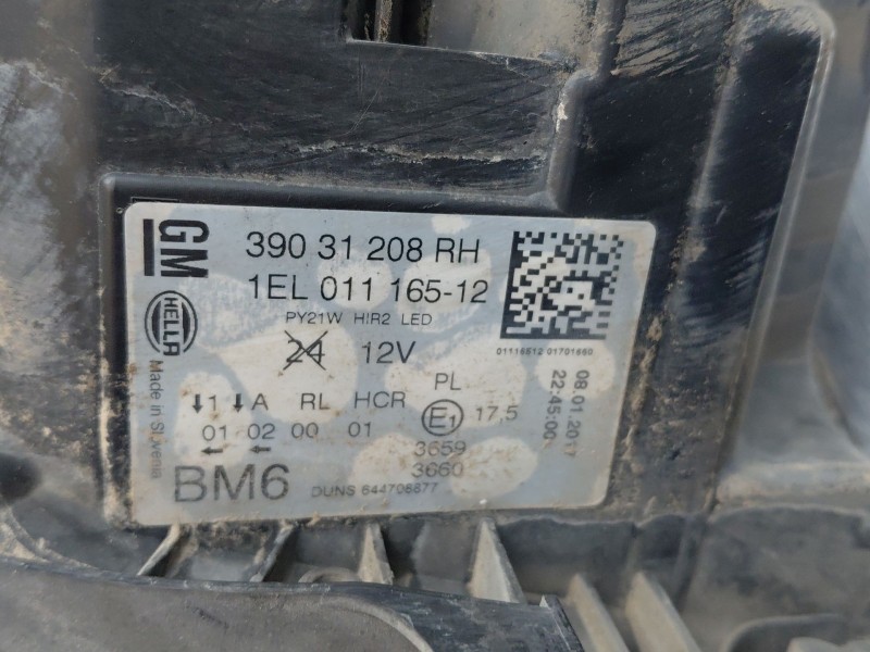 Recambio de faro derecho para opel insignia a (g09) 1.6 cdti (68) referencia OEM IAM 39031208  