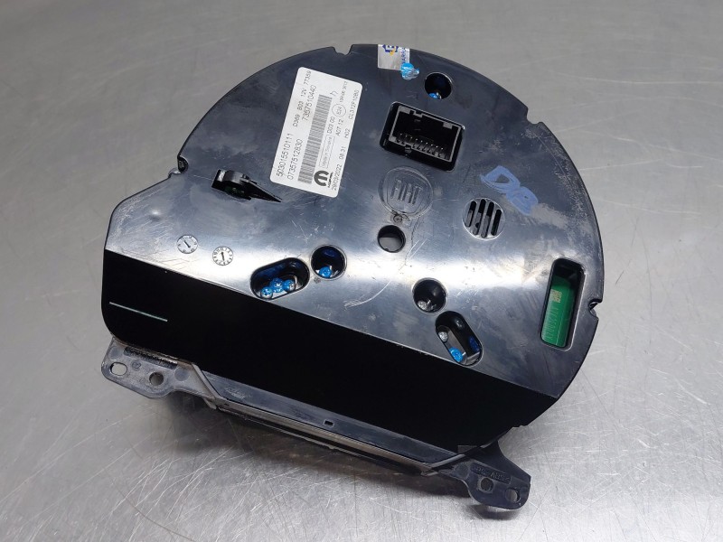 Recambio de cuadro instrumentos para fiat 500 dolcevita referencia OEM IAM 735751283 7357510440 