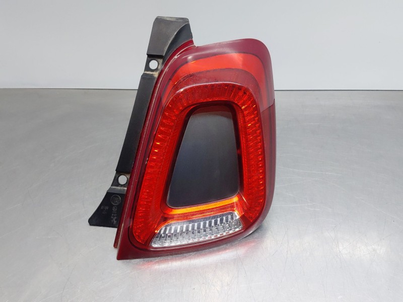 Recambio de piloto trasero derecho para fiat 500 dolcevita referencia OEM IAM 52007422  