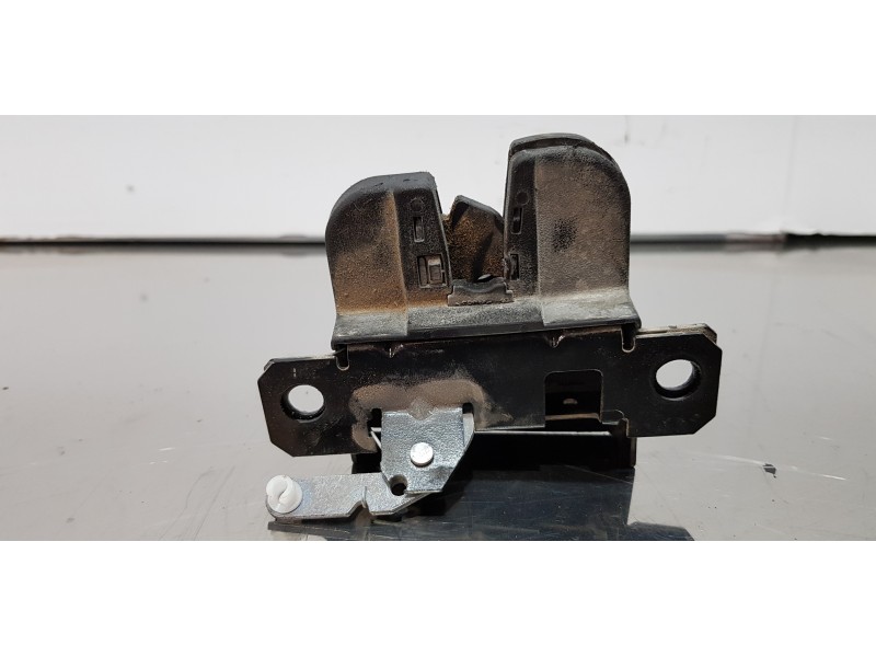 Recambio de cerradura puerta trasera derecha para volkswagen t6 transporter furgón referencia OEM IAM 7E0827506A  