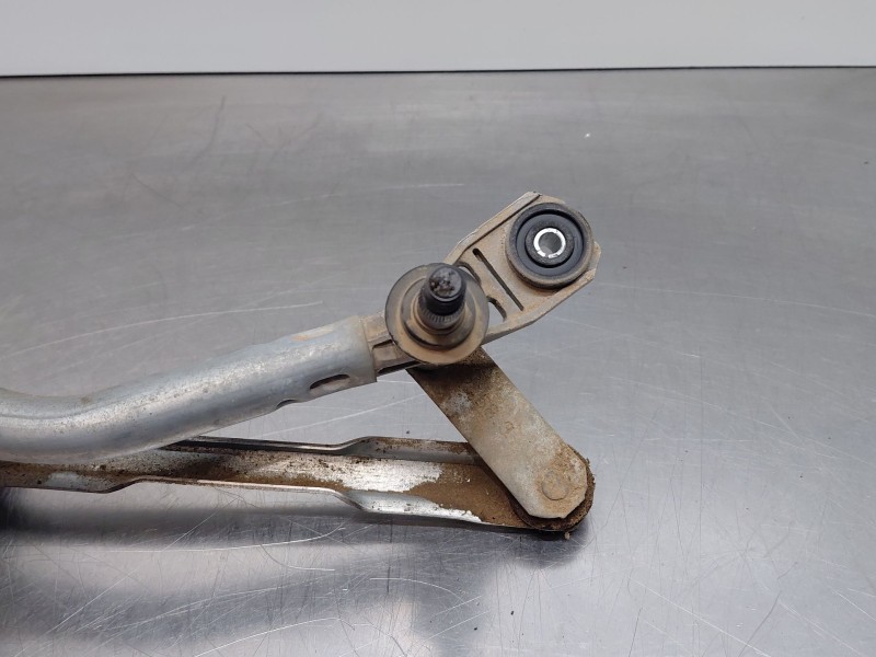 Recambio de motor limpia delantero para mg zs suv referencia OEM IAM   
