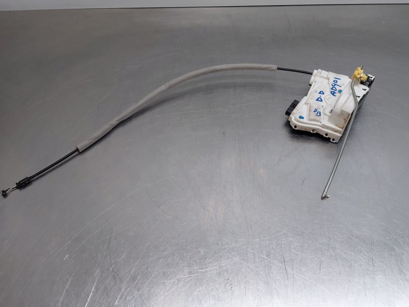 Recambio de cerradura puerta delantera derecha para mg zs suv referencia OEM IAM   