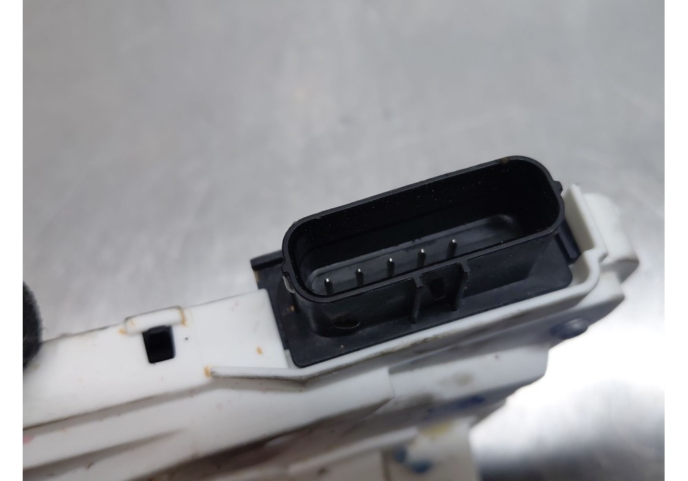 Recambio de cerradura puerta delantera izquierda para mg zs suv referencia OEM IAM   