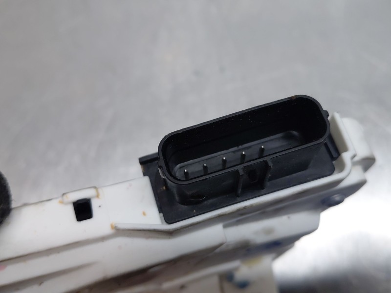 Recambio de cerradura puerta delantera izquierda para mg zs suv referencia OEM IAM   