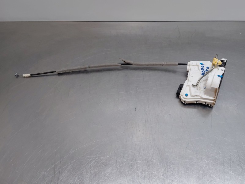 Recambio de cerradura puerta trasera derecha para mg zs suv referencia OEM IAM   