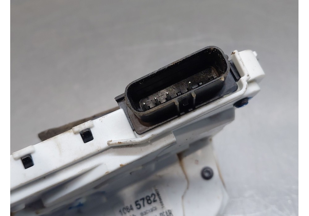 Recambio de cerradura puerta trasera izquierda para mg zs suv referencia OEM IAM   