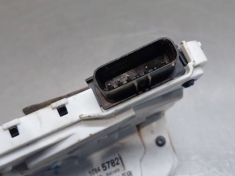 Recambio de cerradura puerta trasera izquierda para mg zs suv referencia OEM IAM   