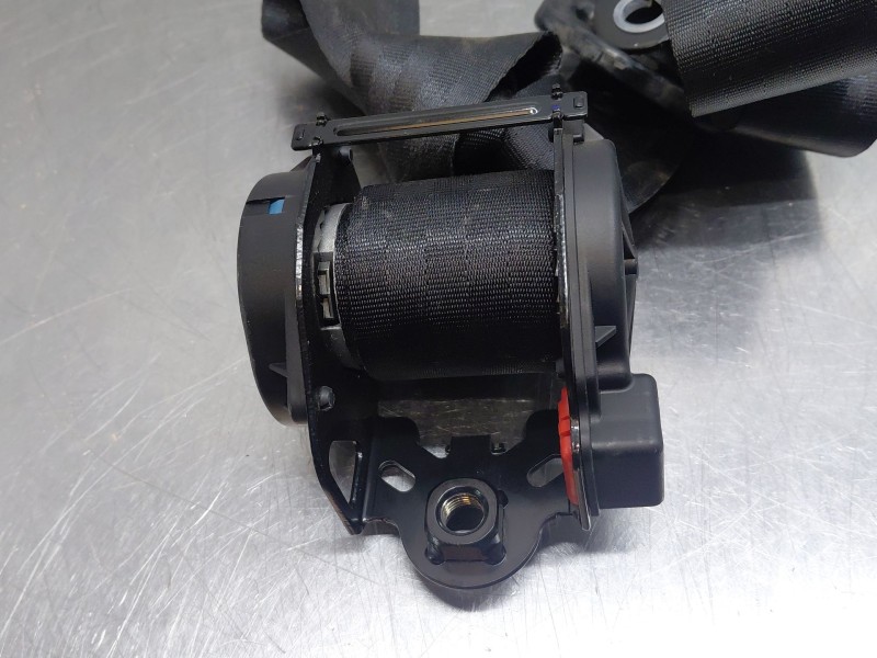 Recambio de cinturon seguridad trasero derecho para mg zs suv referencia OEM IAM   