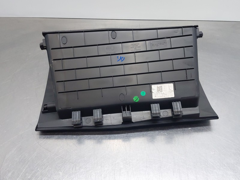 Recambio de guantera para mg zs suv referencia OEM IAM   