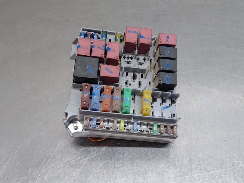 Recambio de caja reles / fusibles para fiat 500 dolcevita referencia OEM IAM 51905216  